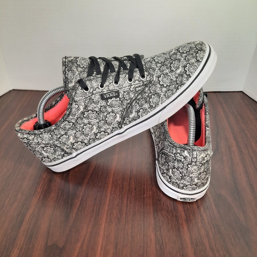Vans Atwood Low Womens Size 8 Shoes Skate Sneakers Henna Tattoo Black Print